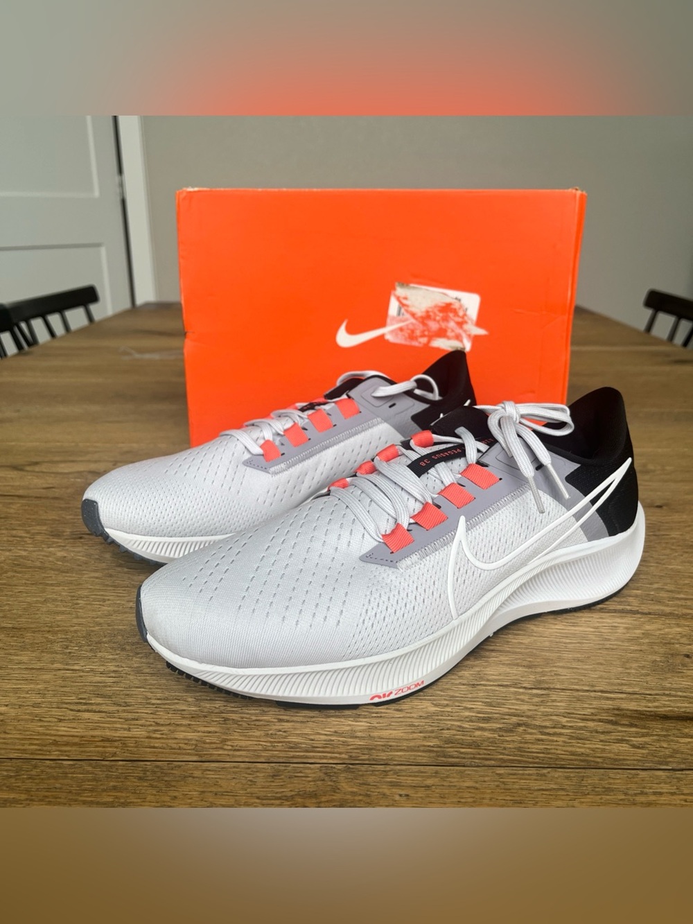 Size 12W / 10.5 M Nike Pegasus 38 Shoes Iris Whisper Province Purple CW7358-500
